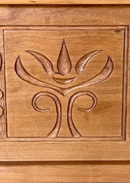 Right Tulip Carving